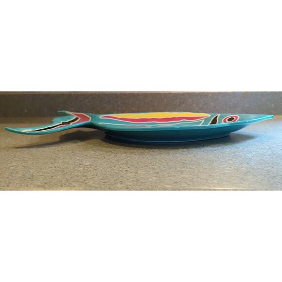 Decorative Tropical Fish Serving Plate Glazed Pottery Green Red Yellow 18x10x1.5 - Picture 4 of 8